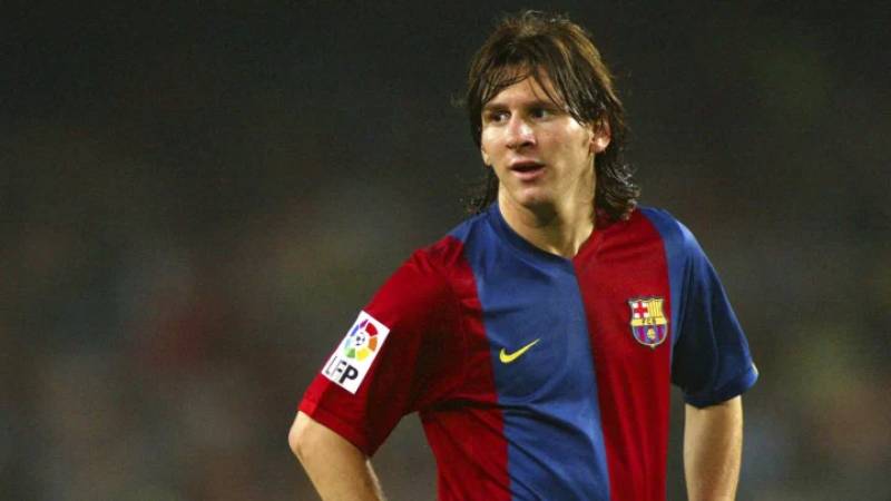 Cầu Thủ Lionel Messi: Hành Trình Của Một Huyền Thoại Bóng Đá 3 Bước ngoặt tại Barcelona