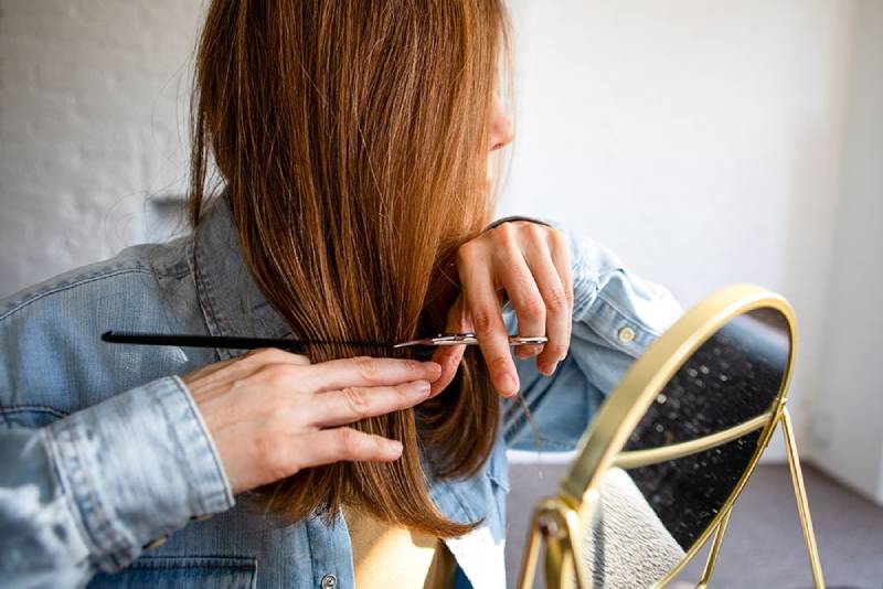 Mơ Cắt Tóc Đánh Con Gì? Để Không Xui Nhưng Vẫn Trúng Đề 2 Mơ Thấy Mình Tự Cắt Tóc