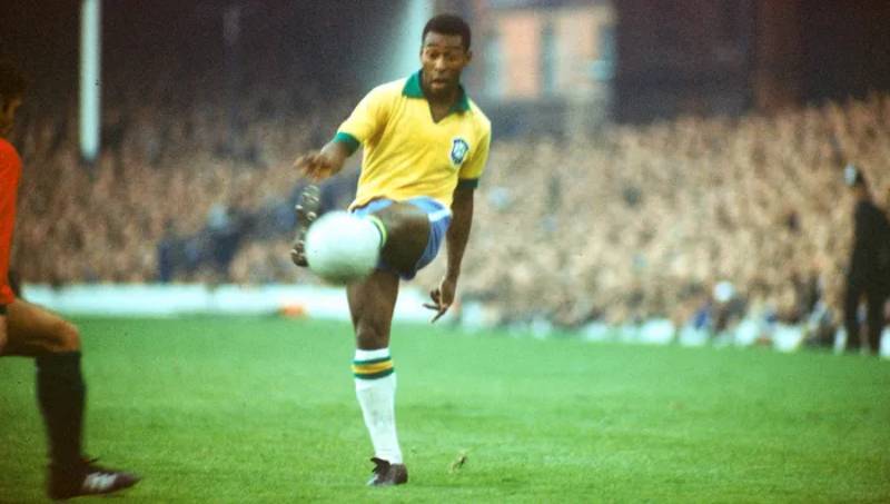 Top 5 Cầu Thủ Ghi Nhiều Bàn Thắng Nhất Thế Giới 5 Pelé – 767 bàn thắng