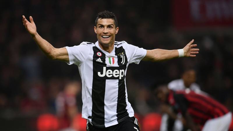 Top Những Cầu Thủ Đẹp Trai Nhất Thế Giới Khiến Fan Mê Mẩn 2 cau thu dep trai Cristiano Ronaldo